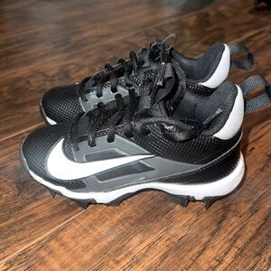 Nike Boys Alpha Menace 11c Shark Football Cleats